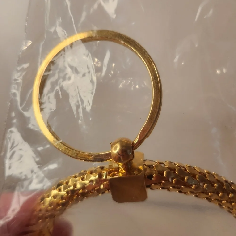 Brand New 3” Gold-tone Metal Mesh/ Snake Skin textured Bangle Key Ring K…